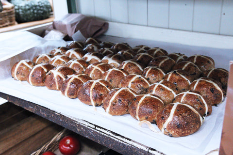 Easter opening hours and deliveries