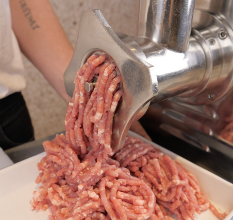 What goes into free-range pork mince?